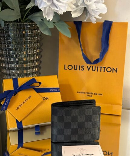 REDUCED!! Louis Vuitton organizer card holder Damier graphite , Men's  Fashion, Watches & Accessories, Wallets & Card Holders on Carousell