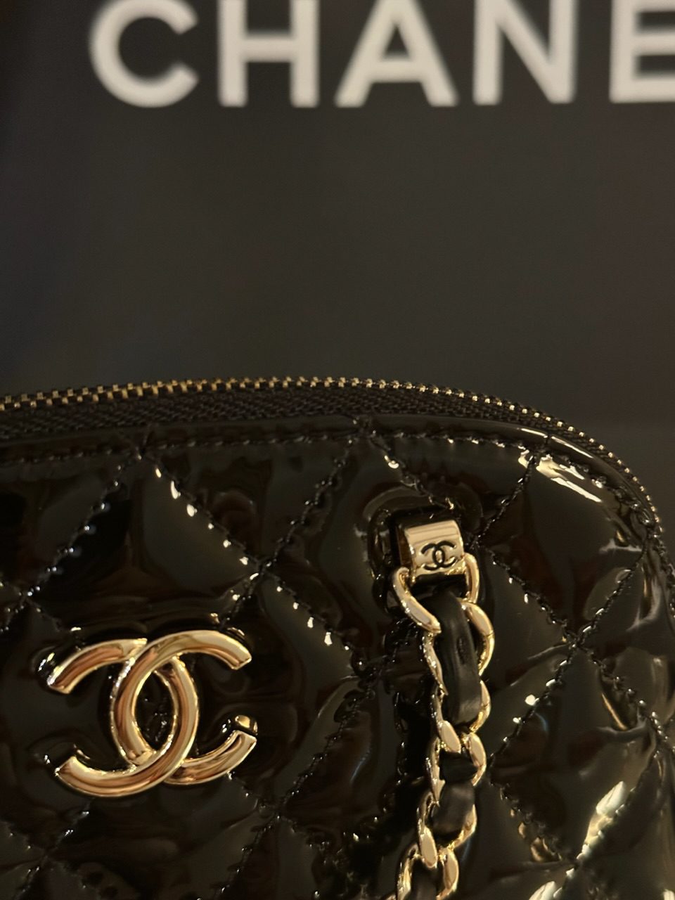 Mini Black Patent Leather Chanel Clutch With Chain – كل الألوان ...
