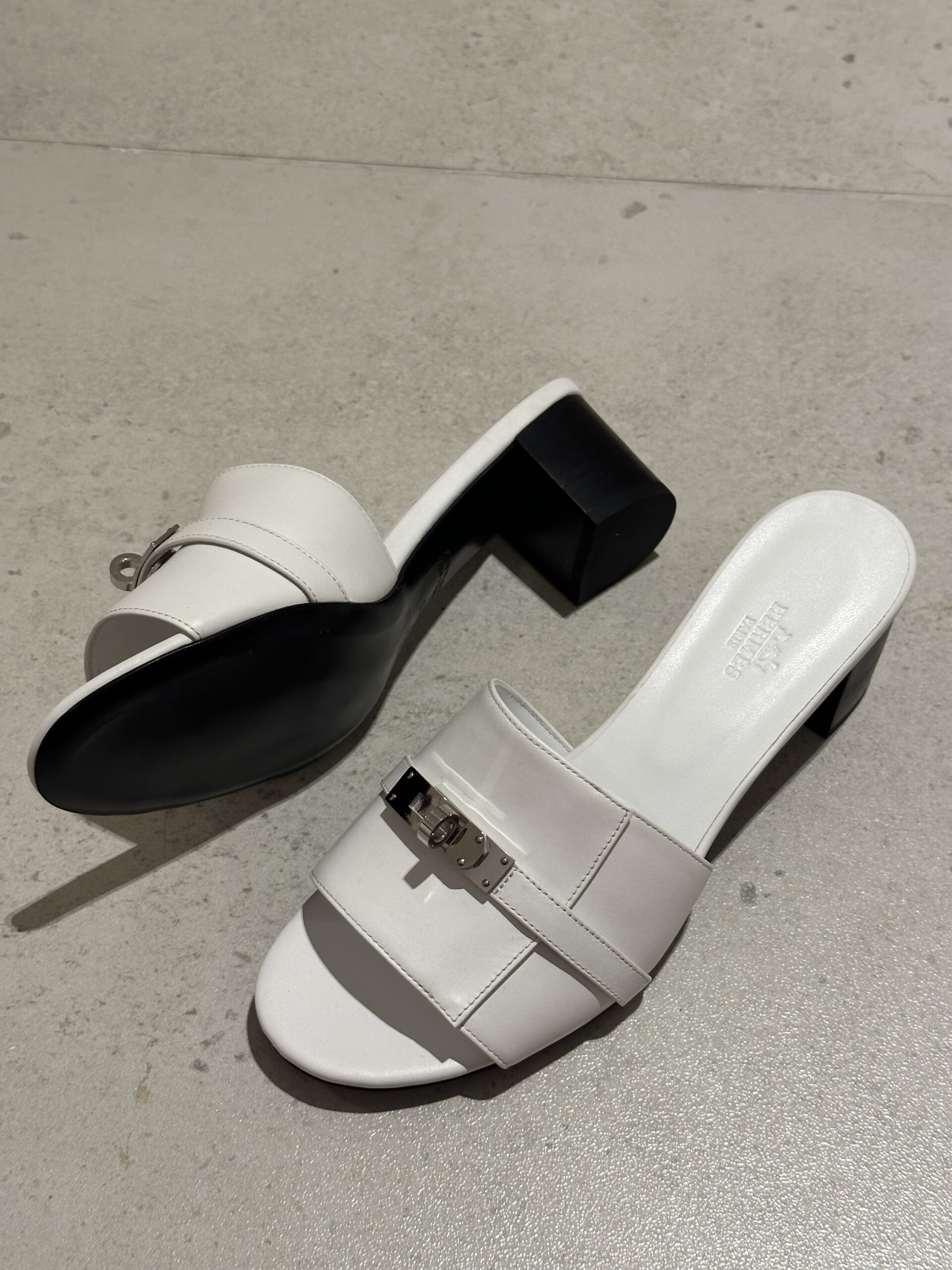 Hermès White Gigi 50 sandal Palladium Hardware size 40 – Trusty