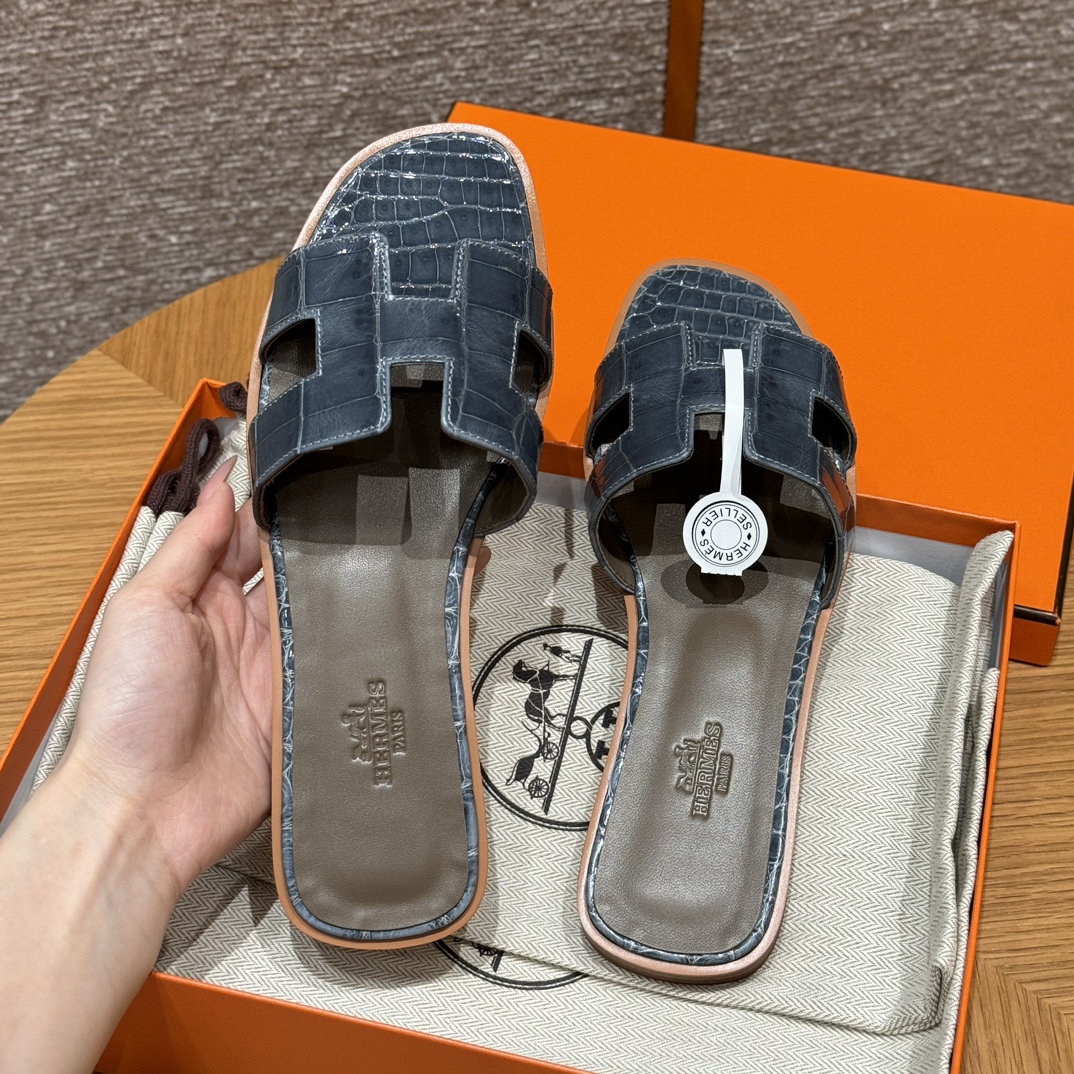 Oran Sandal